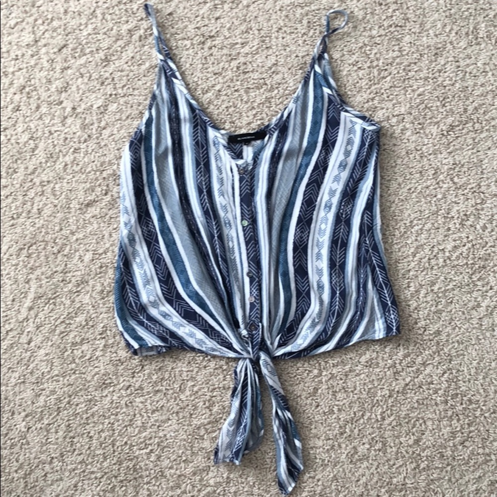 Patterned tank